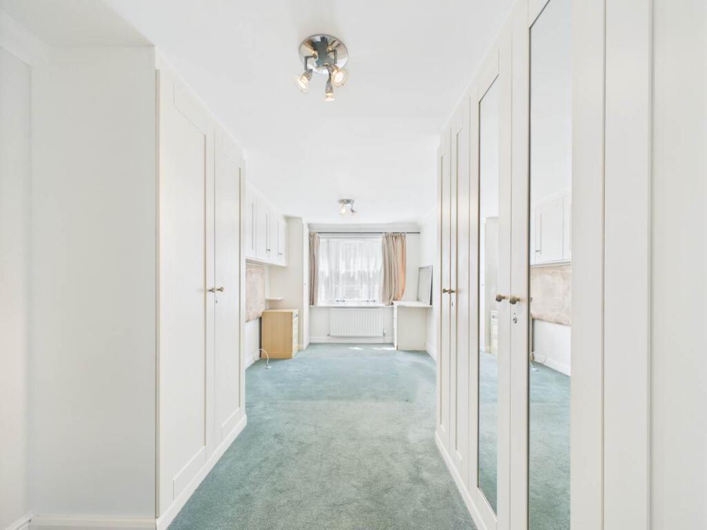 3 east cliff manor m