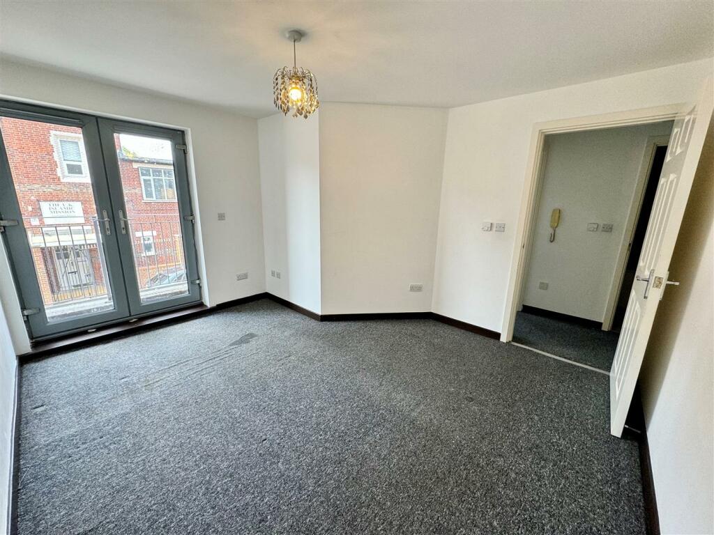 Main Bedroom.jpg