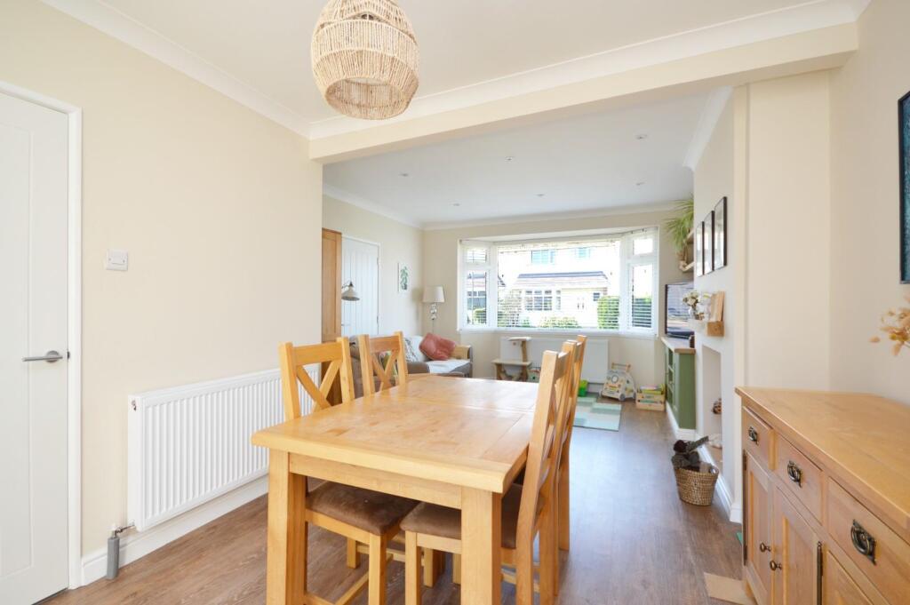 Sitting Room/Dining Room