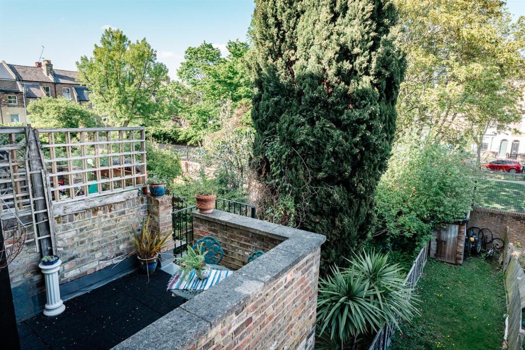 D&amp;D Fonthill Rd-17.jpg