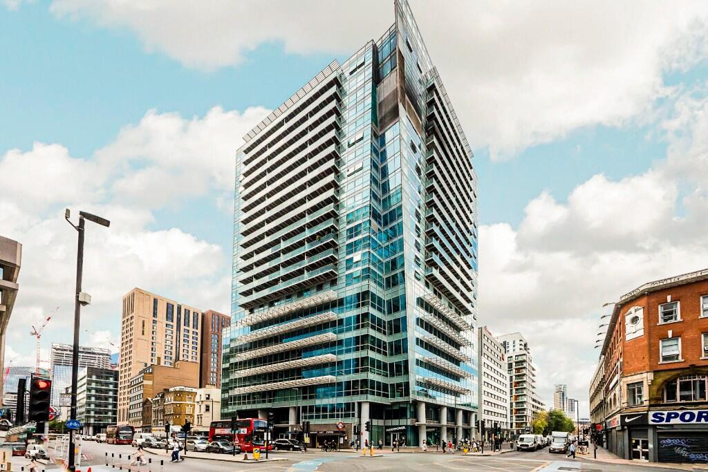 Whitechapel High Street, London, E1