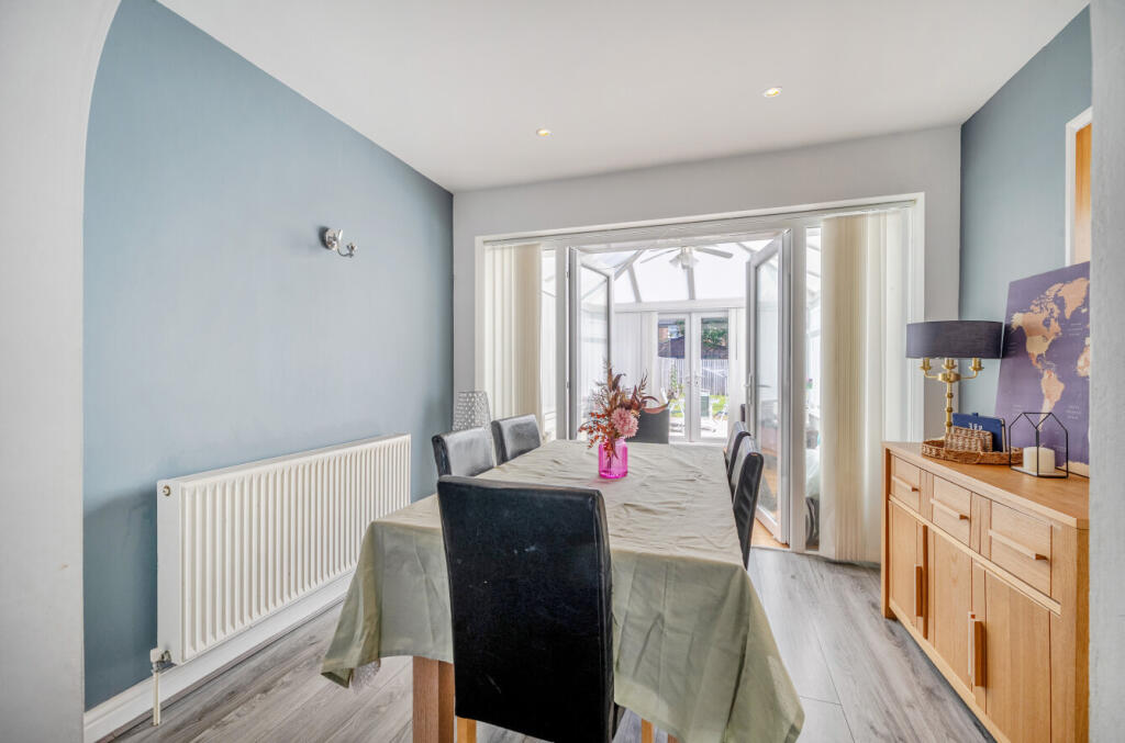 1353593-10-68dbd6...