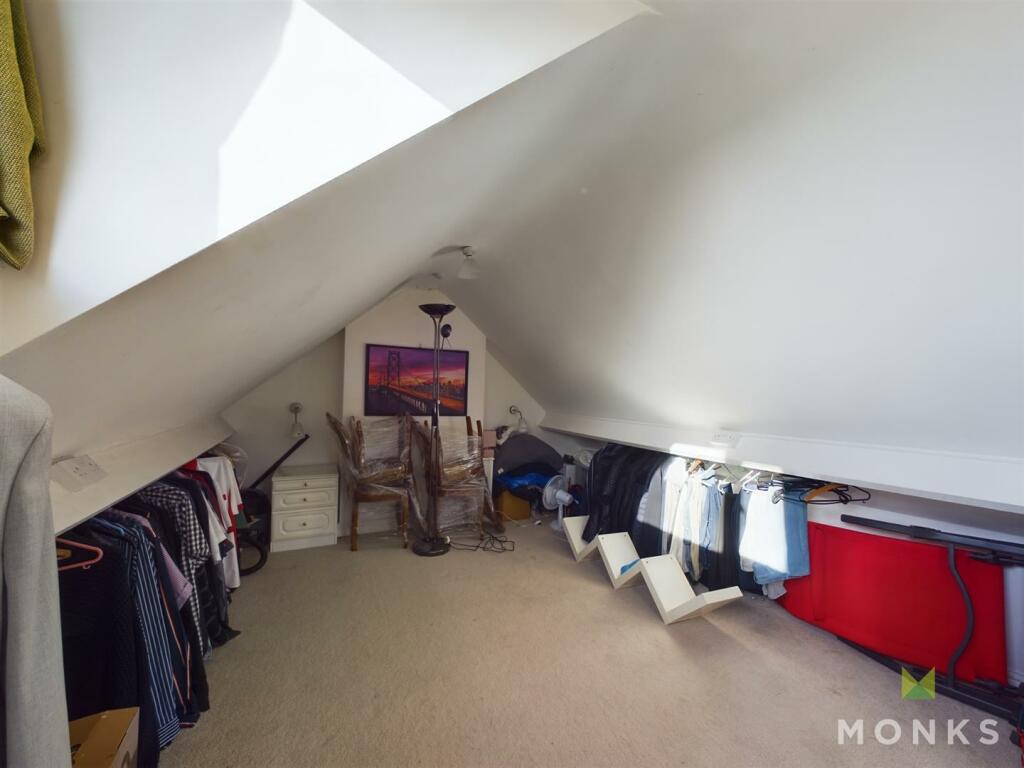 CAM01348G0-PR0319-STILL012.jpg