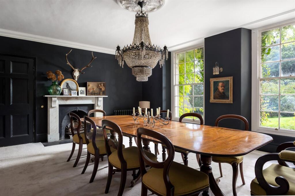 63 - Oakley House - GL5 5PQ - Web.jpg