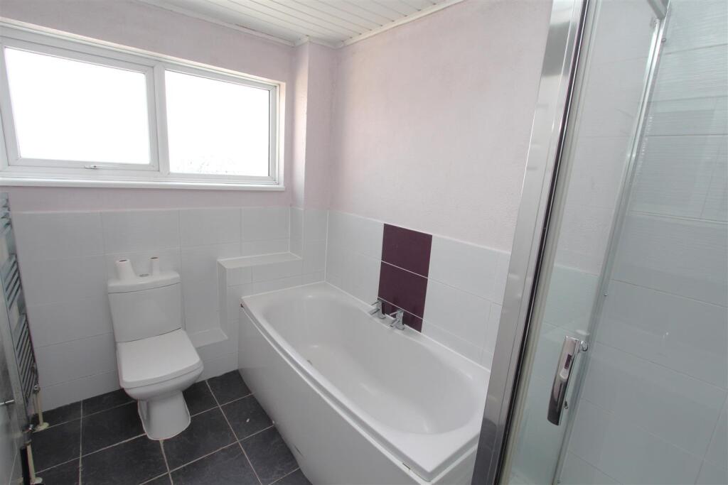 Bathroom.JPG