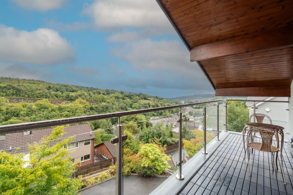 19 Oaks Court-23.jpg