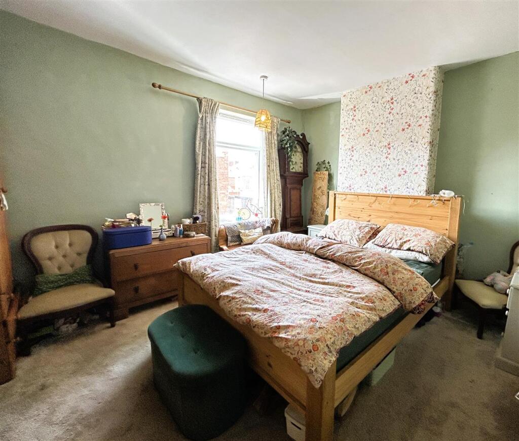 bed1.JPG