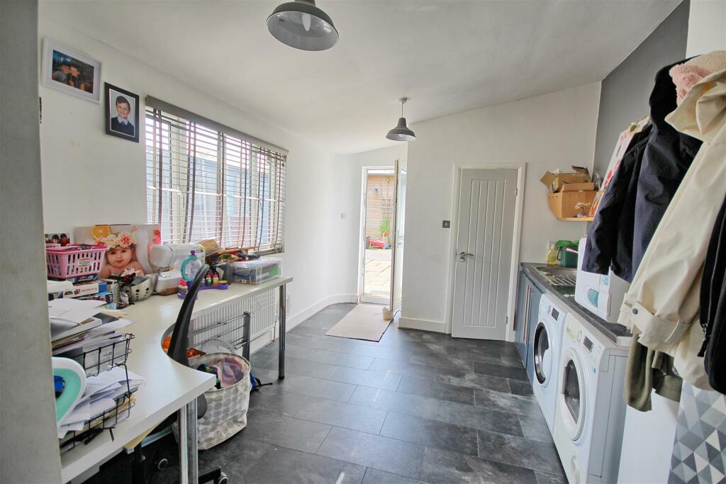 UTILITY ROOM