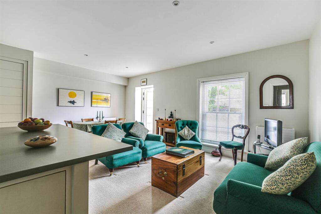 3.Reception Room.jpg