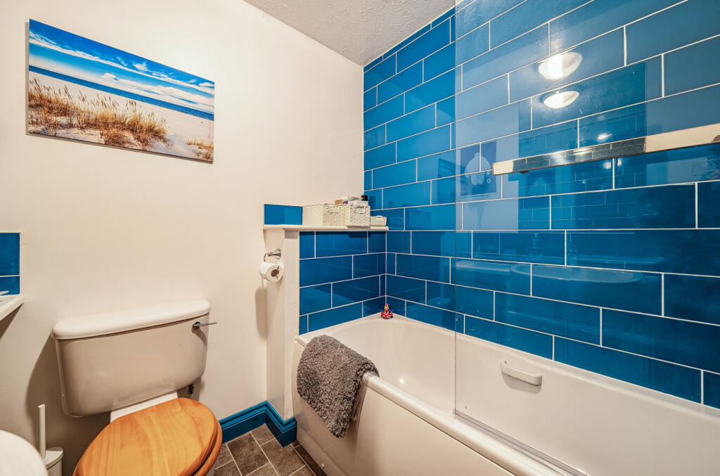 1371649-11-68f906...