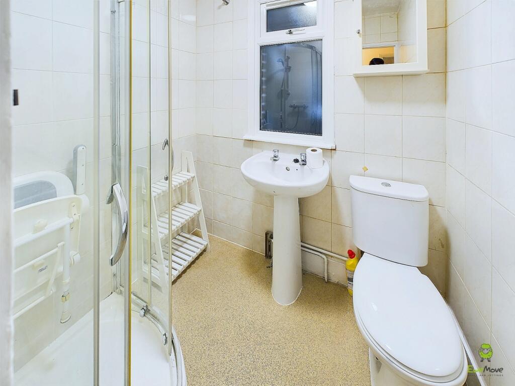 CAM03418G0-PR0164-STILL003