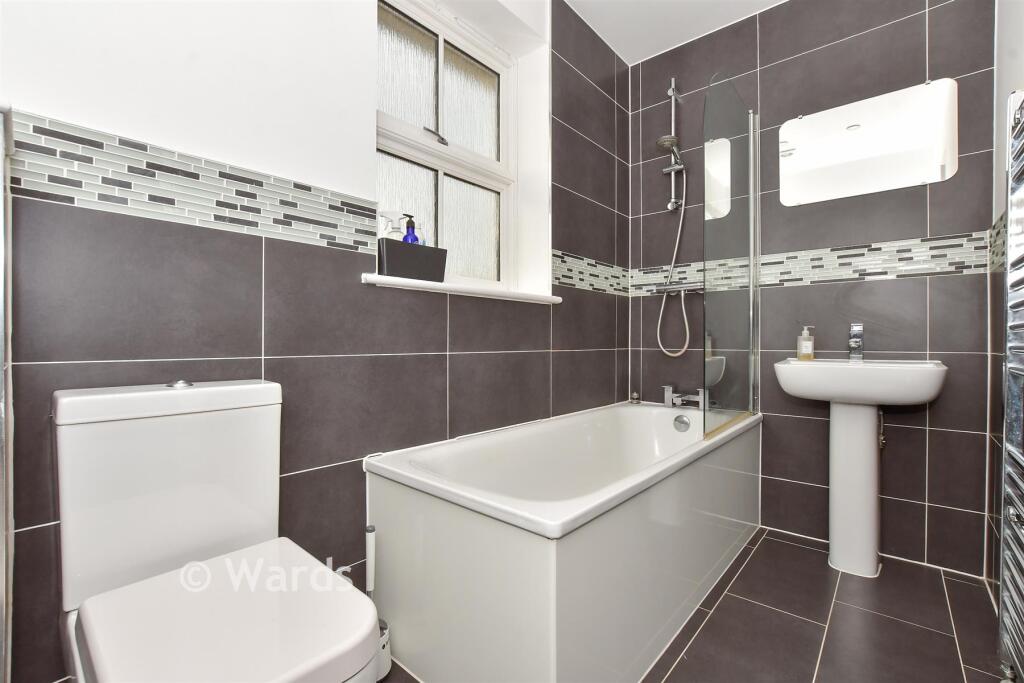 En-Suite Bathroom
