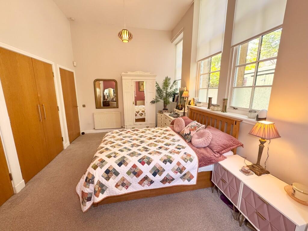 Bedroom 1 (2)