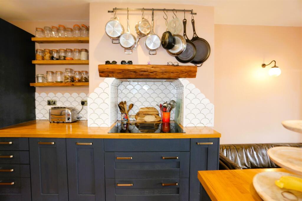 52 WALSINGHAM ROAD (43).JPG