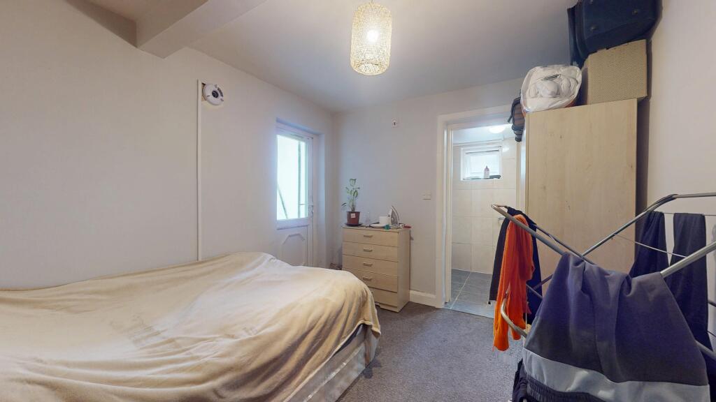 8 Brampton Park Road, Hornsey, London, N22 6BG