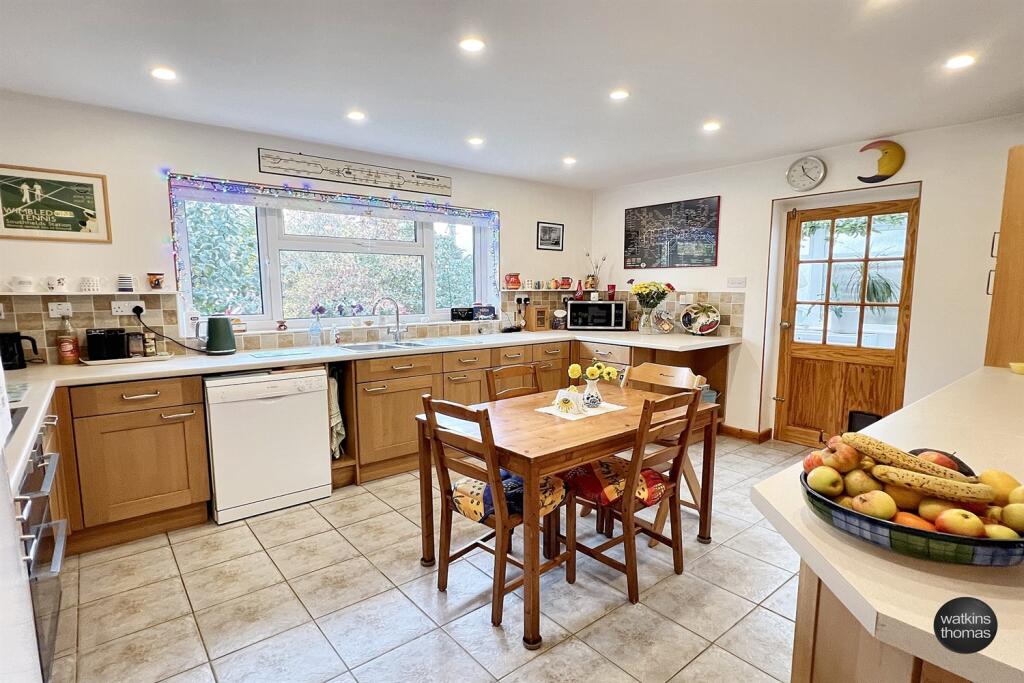 Kitchen/Breakfast Ro