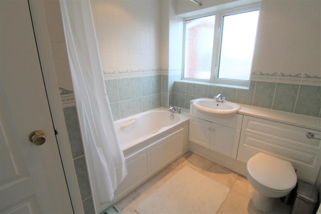IMG_1546 bathroom edited (002).jpg