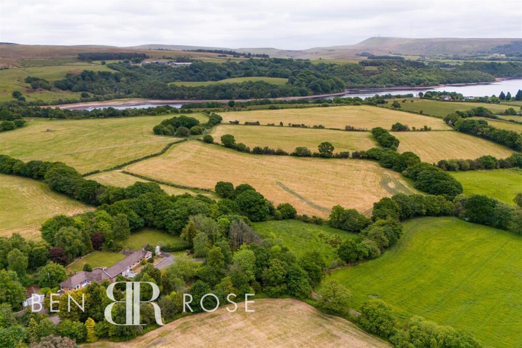 Aerial View - Surroundings