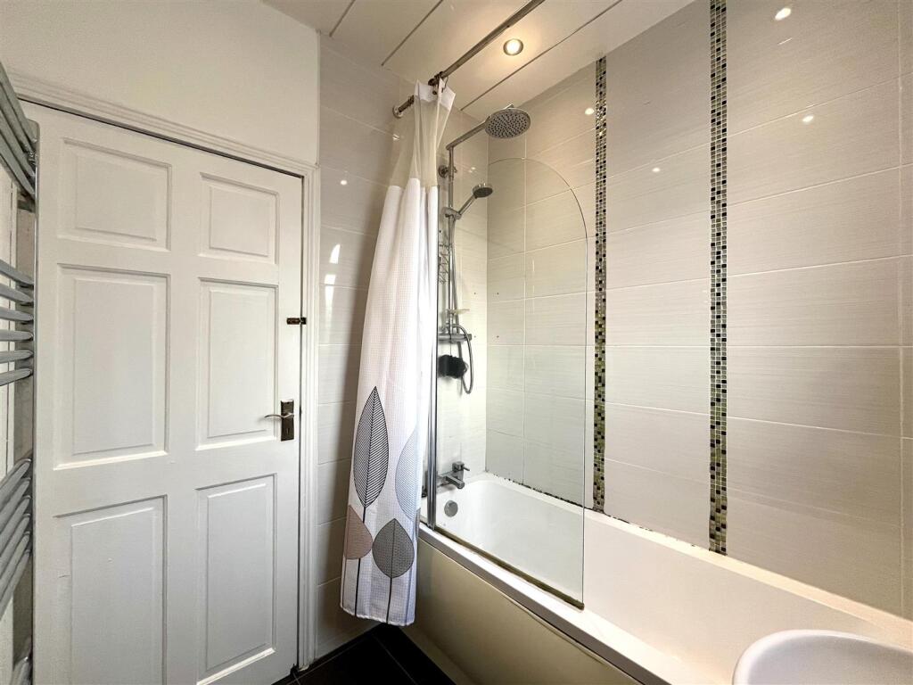 Bathroom Aspect 2