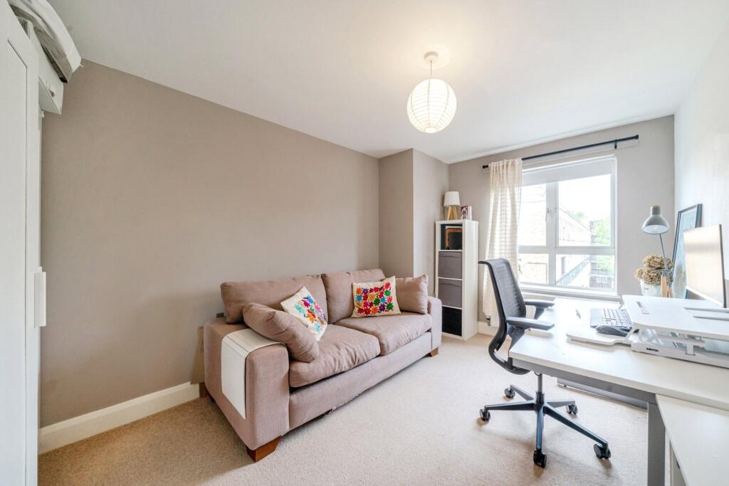 1300883-16-6842af...