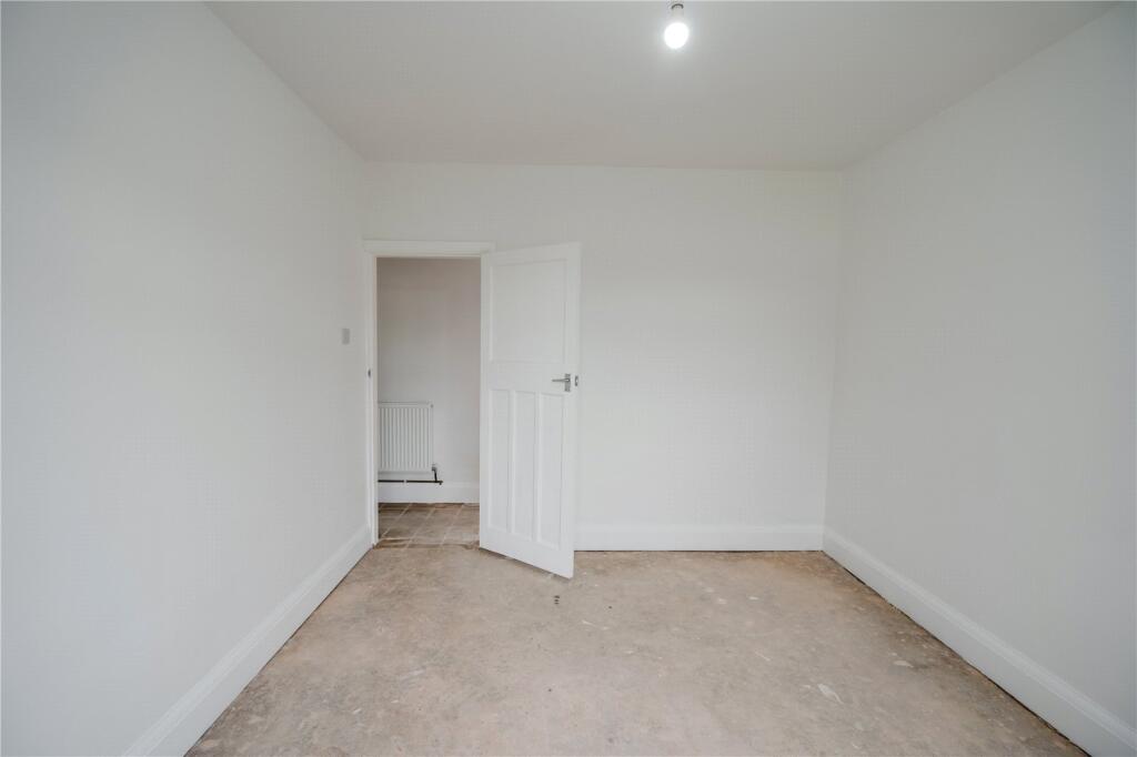 Bedroom 1 (2)