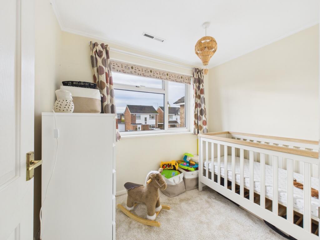 16. CAM04922G0-PR0092-STILL014