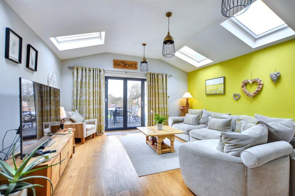 Sitting Room_2.jpeg