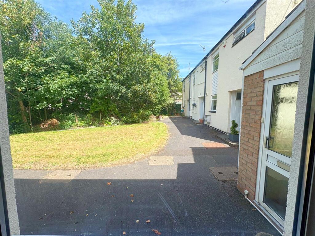 View to front of property.jpg