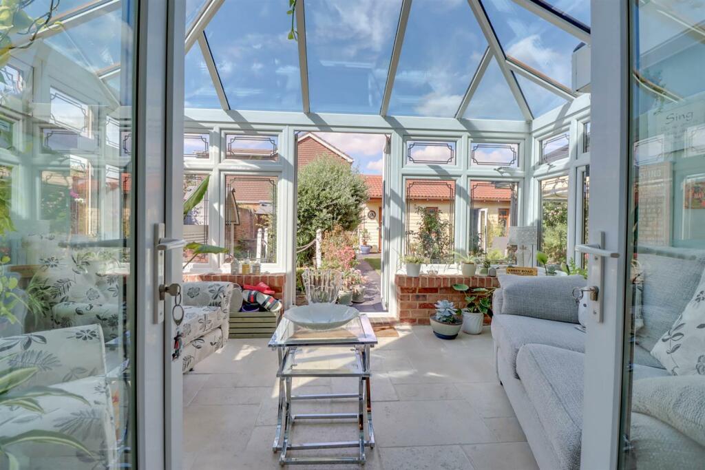 71 ATHELSTAN GARDENS-23.jpg