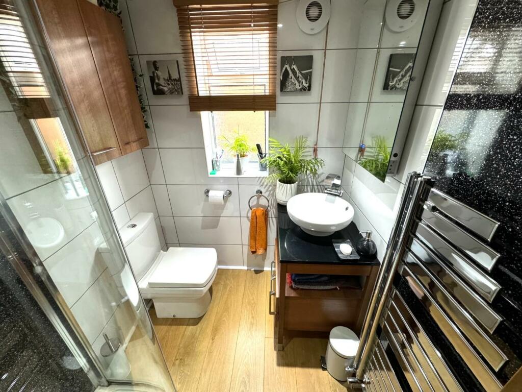 GROUND FLOOR SHOWER ROOM