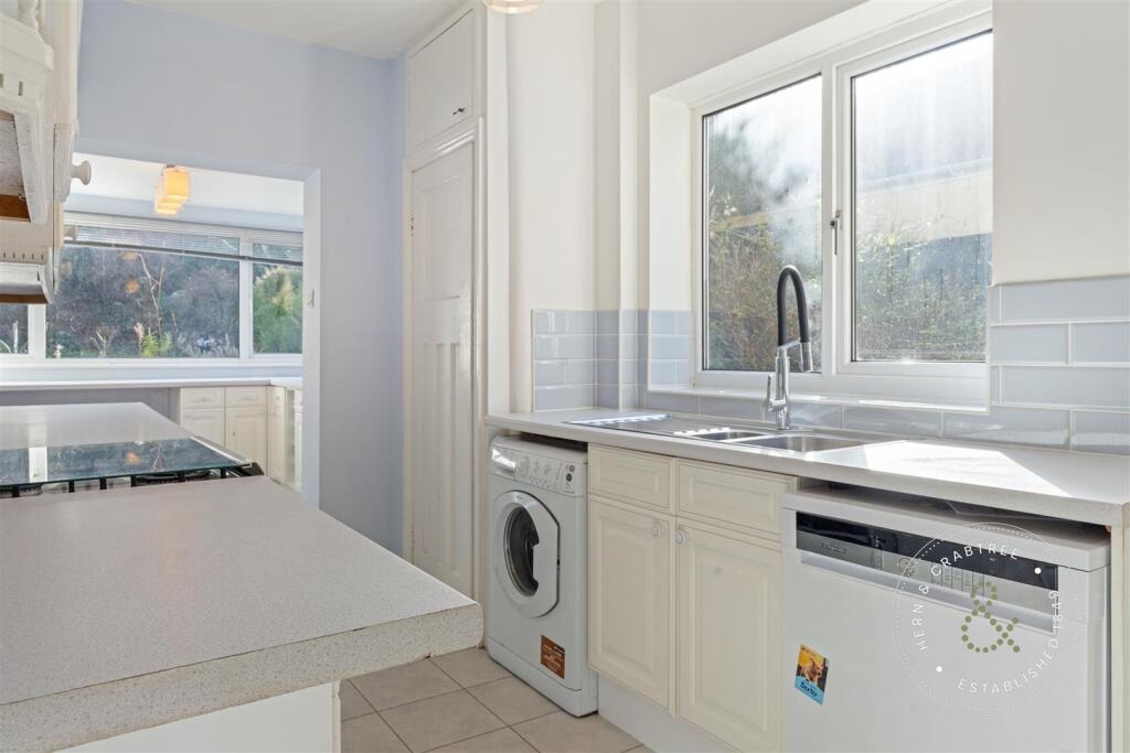 Horse Shoe Dr, Bristol, Hern Crabtree (11).jpg