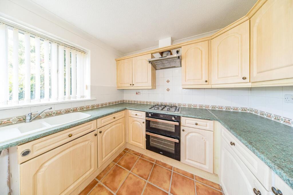 26 Lloyd Road kitchen.jpg