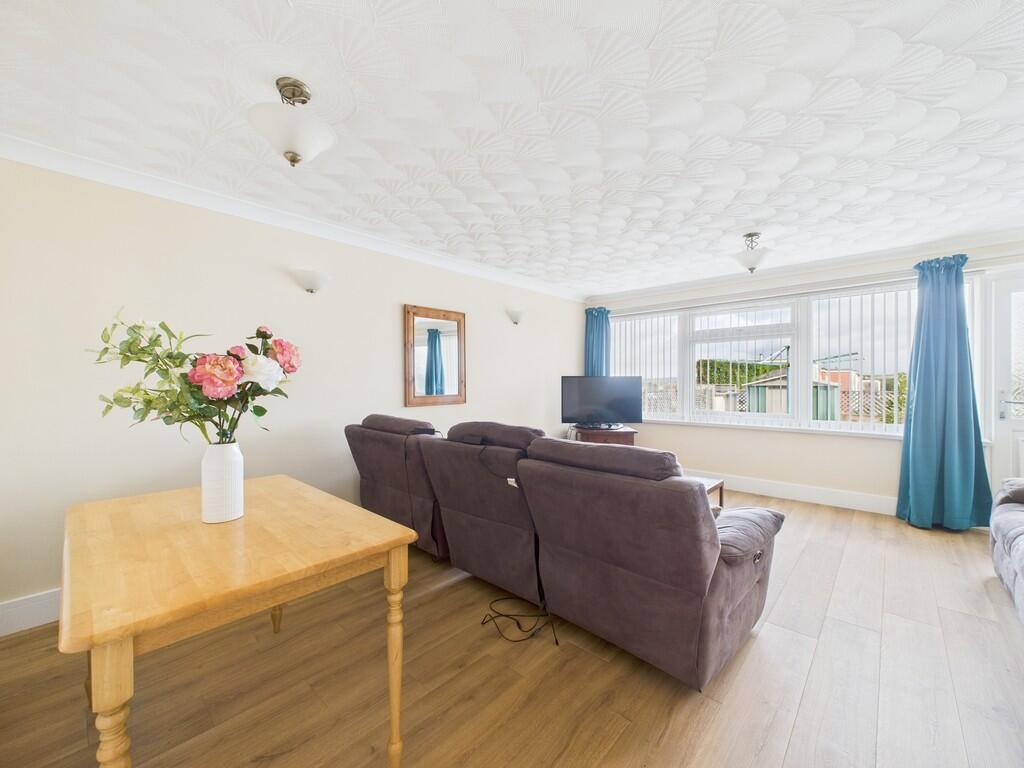 CAM02089G0-PR0560...