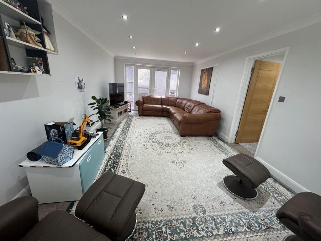 10 Eustace Road -...