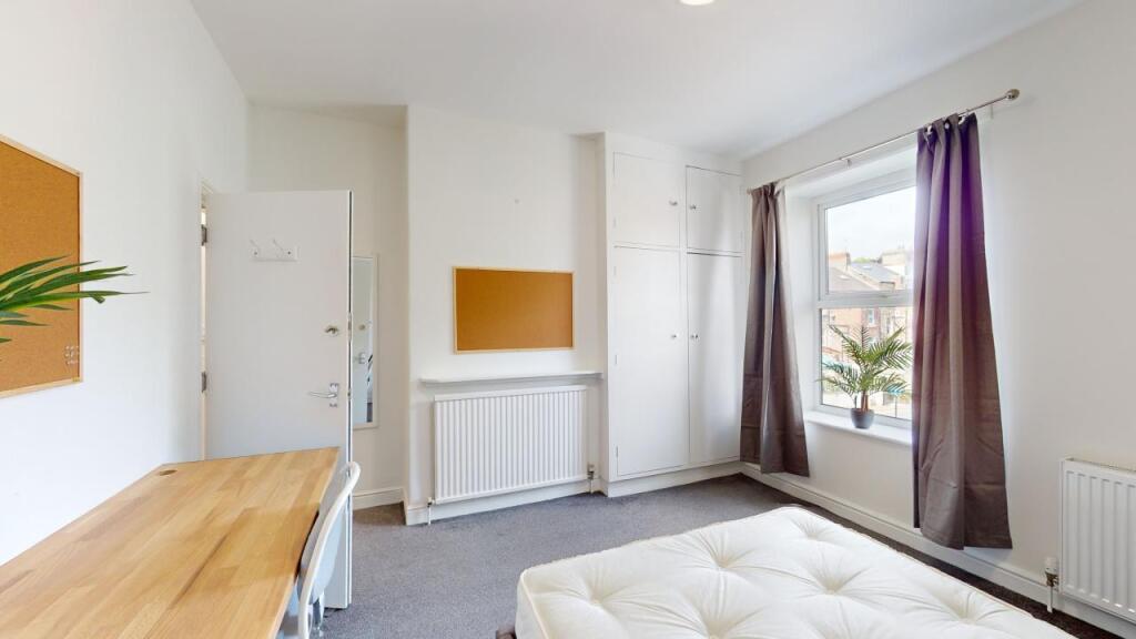 161-Whitham-Road-Bedroom 2, pic 2.jpg