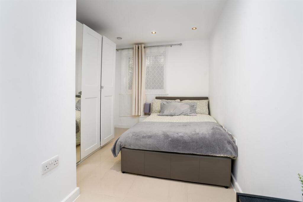 Bedroom4.jpg