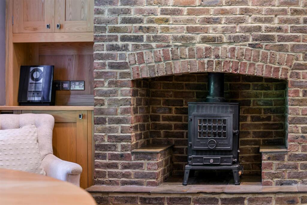 FAR END (INTERNALS) (10).jpg