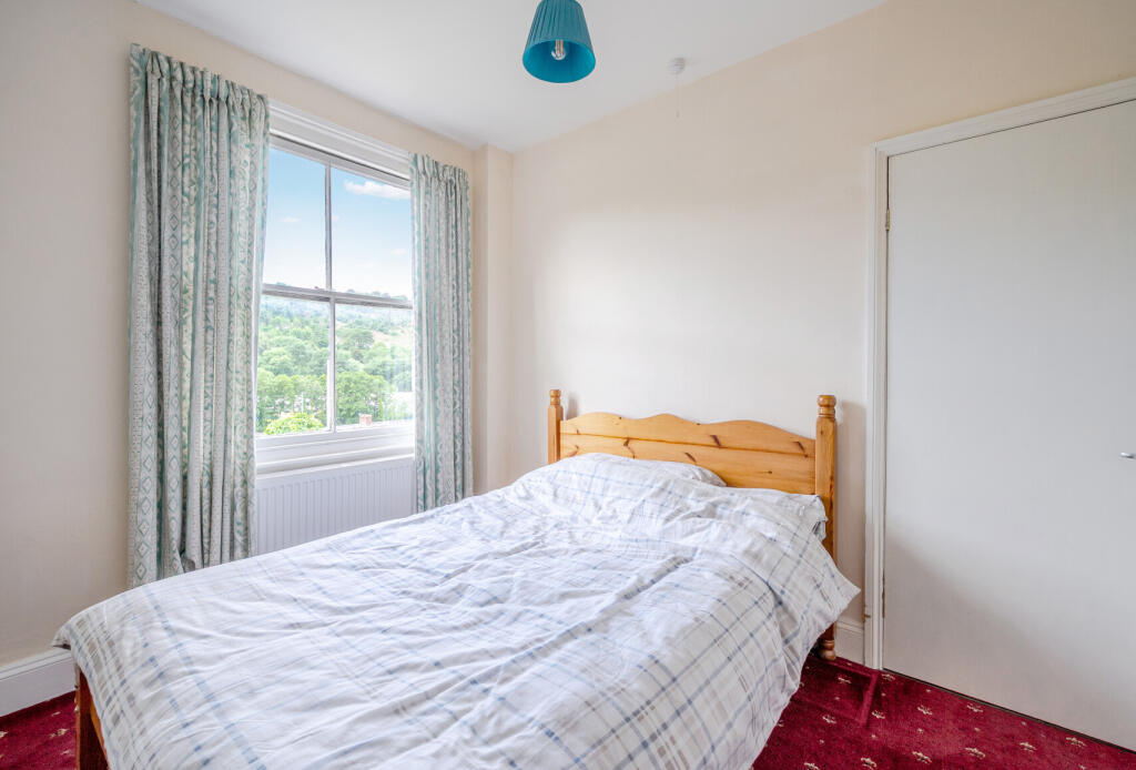 1307153-6-684febb...