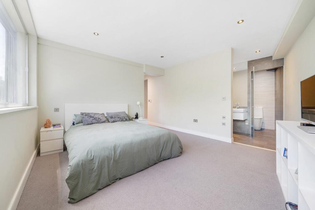 Principal Bedroom.JPG