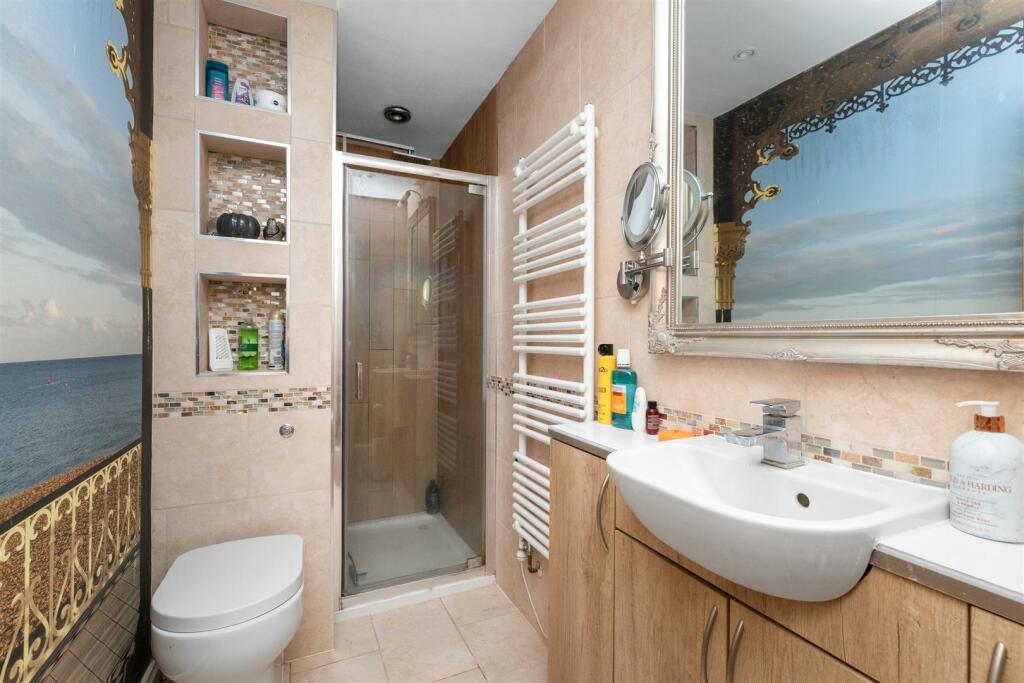 Buckingham Place-8.jpg