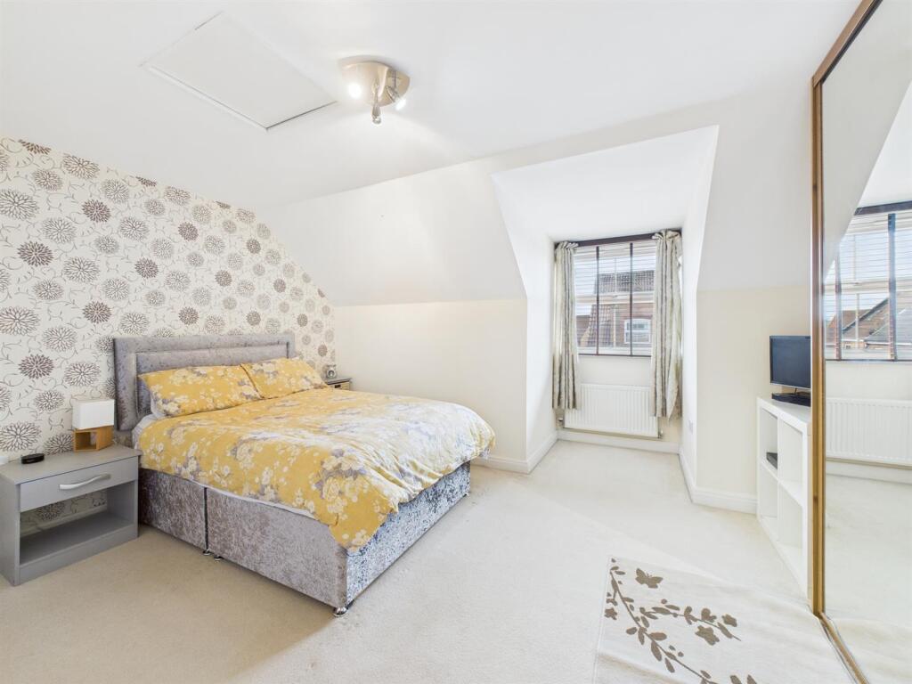 Bedroom: