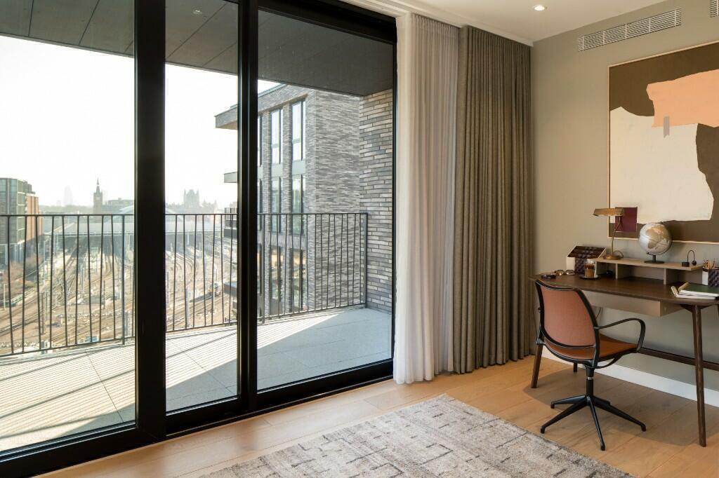Bedroom 3/office