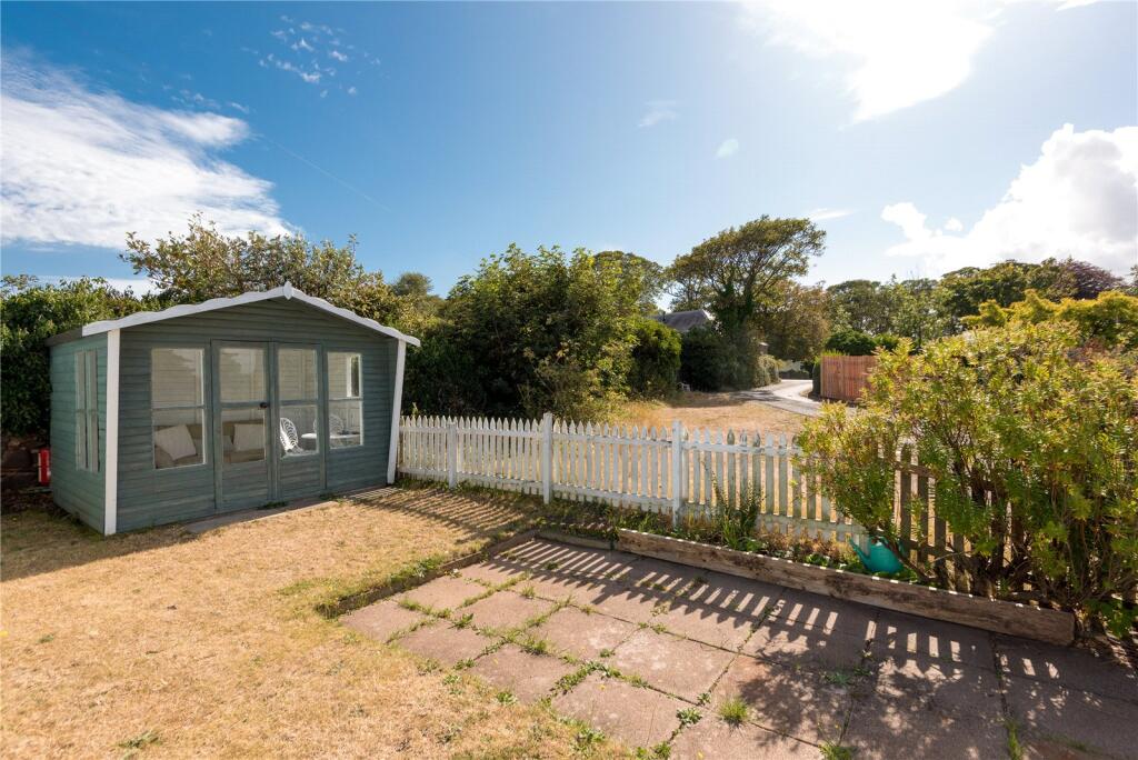 Chalet, Back Road 13