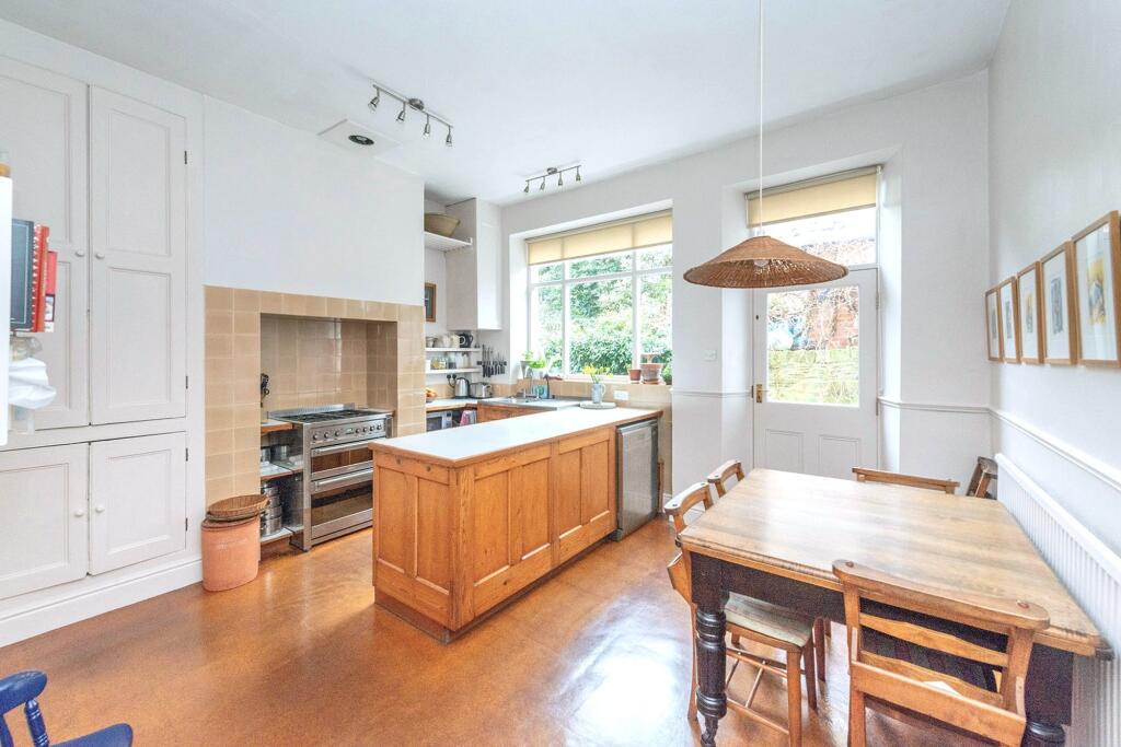 LOUNGE SITTING ROOM AND KITCHEN/DINER