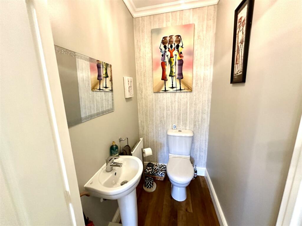 CLOAKROOM/WC