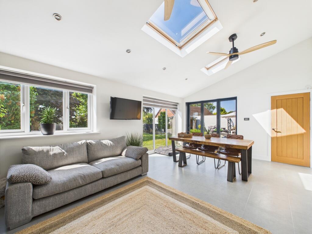 Living/Dining Area