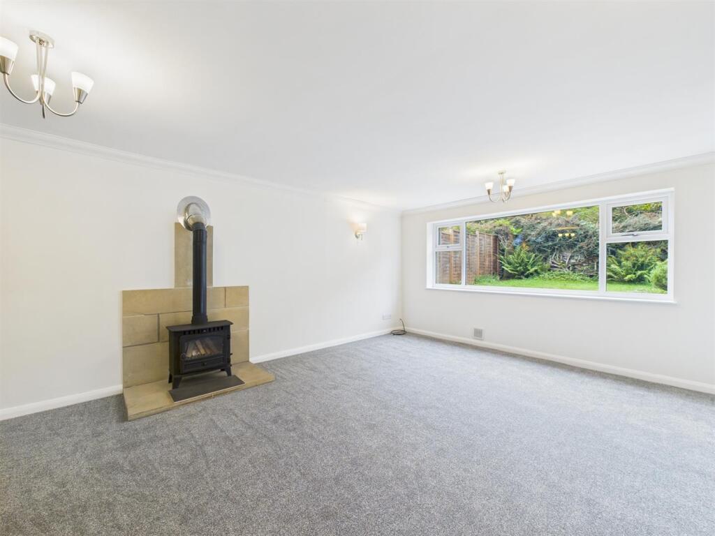Spacious Lounge/Dining Room