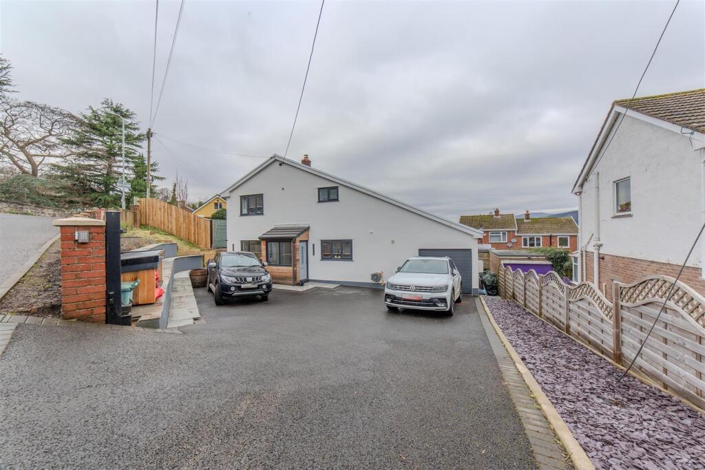8 Station Road-46.jpg