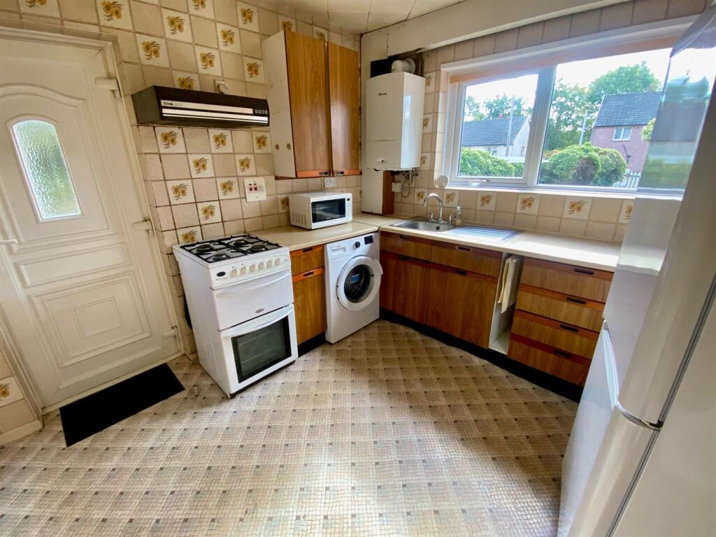 kitchen 1.jpg
