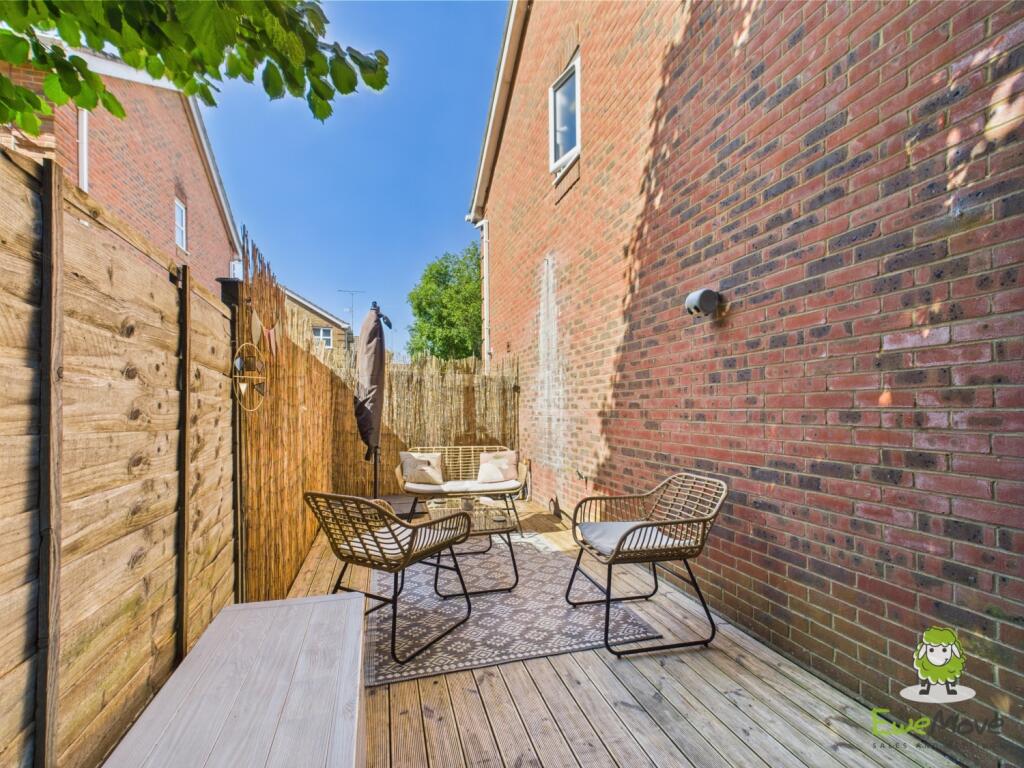 EweMove Estate Agents Basingstoke - Lime Gardens 